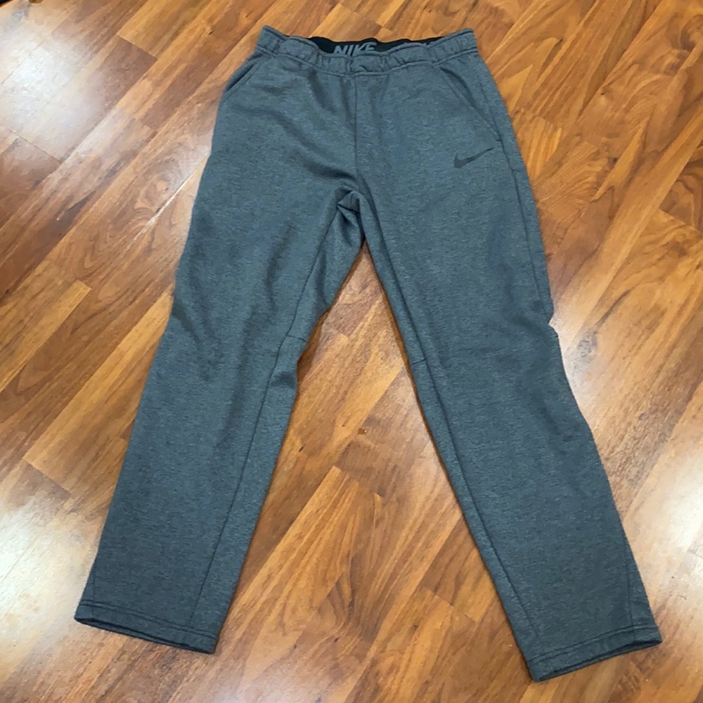 Men Nike thermal fit sweat pants